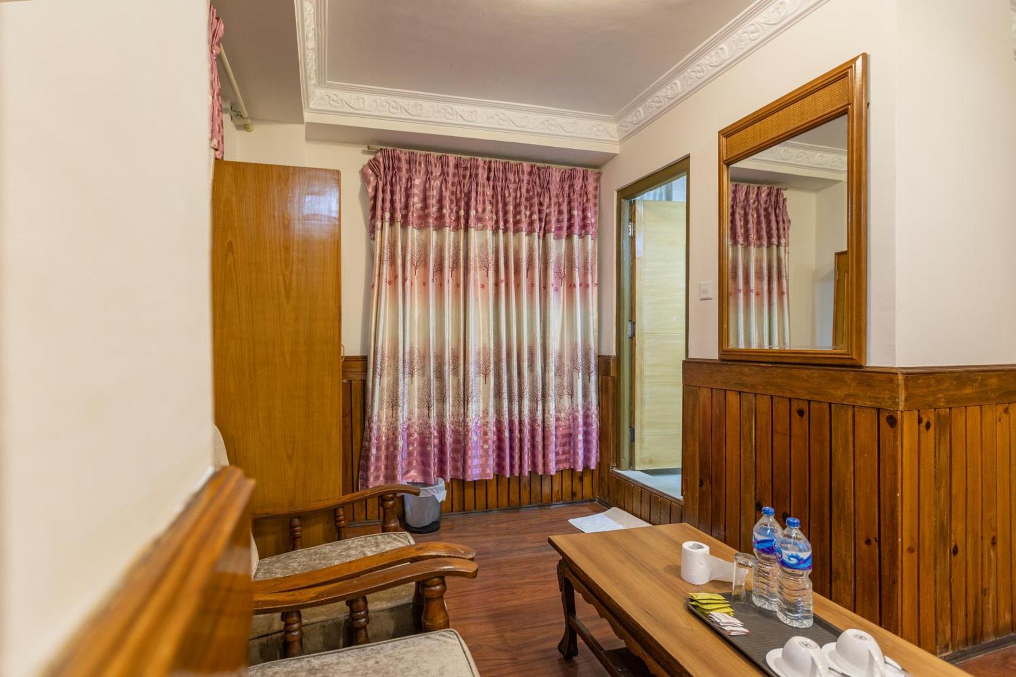 Hotel Sekai Катманду Экстерьер фото